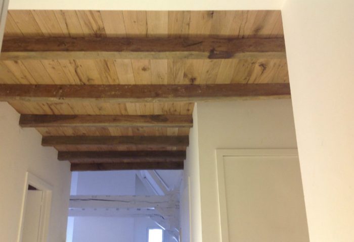 Old oak beams. - Image 2