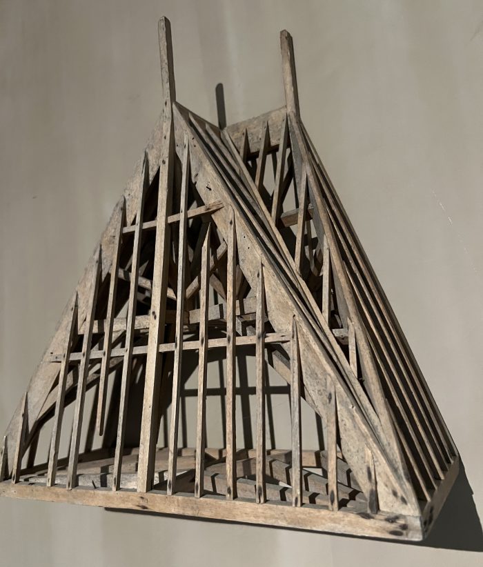 Set of 3 Piece de Maitrise, Architectural Roof models - Image 8