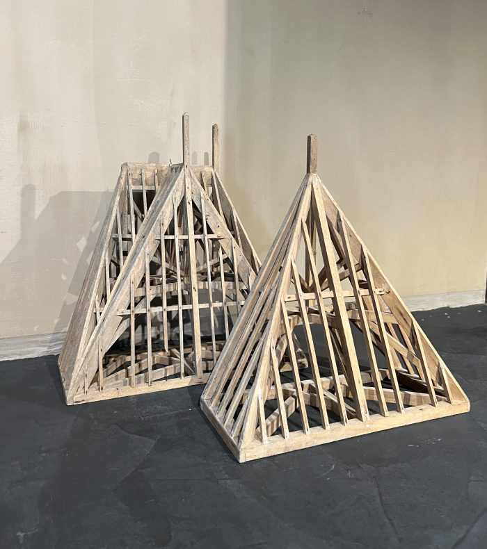 Set of 3 Piece de Maitrise, Architectural Roof models - Image 12