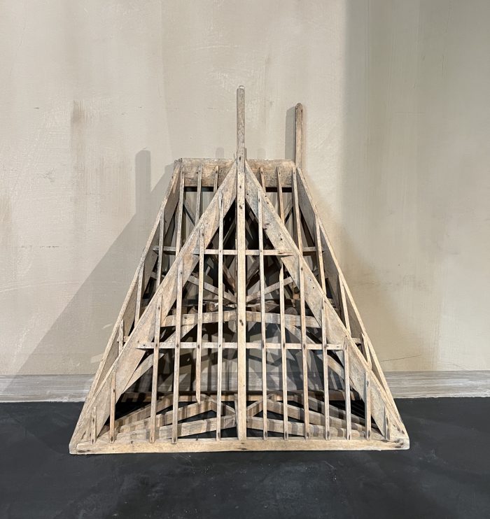 Set of 3 Piece de Maitrise, Architectural Roof models - Image 13