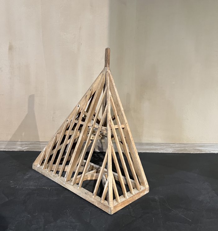 Set of 3 Piece de Maitrise, Architectural Roof models - Image 18