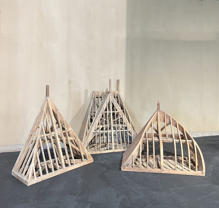 Set of 3 Piece de Maitrise, Architectural Roof models - Image 24
