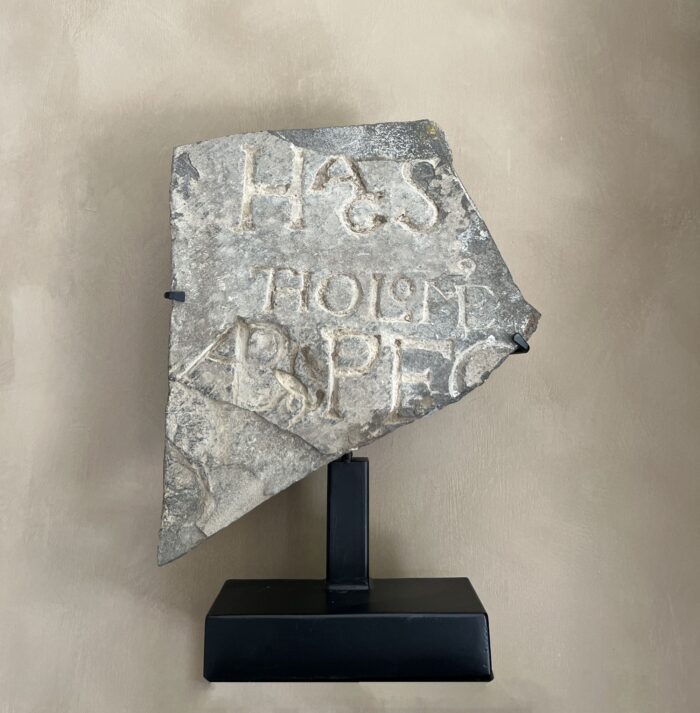 16th century stone architectural fragment - Image 2