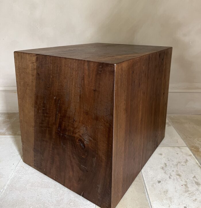 Large Cube Sidetable reclaimed Walnut - Image 3