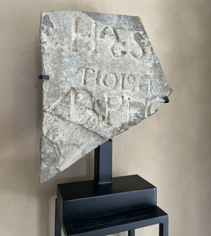 16th century stone architectural fragment - Image 5