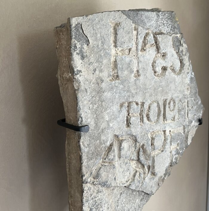 16th century stone architectural fragment - Image 6
