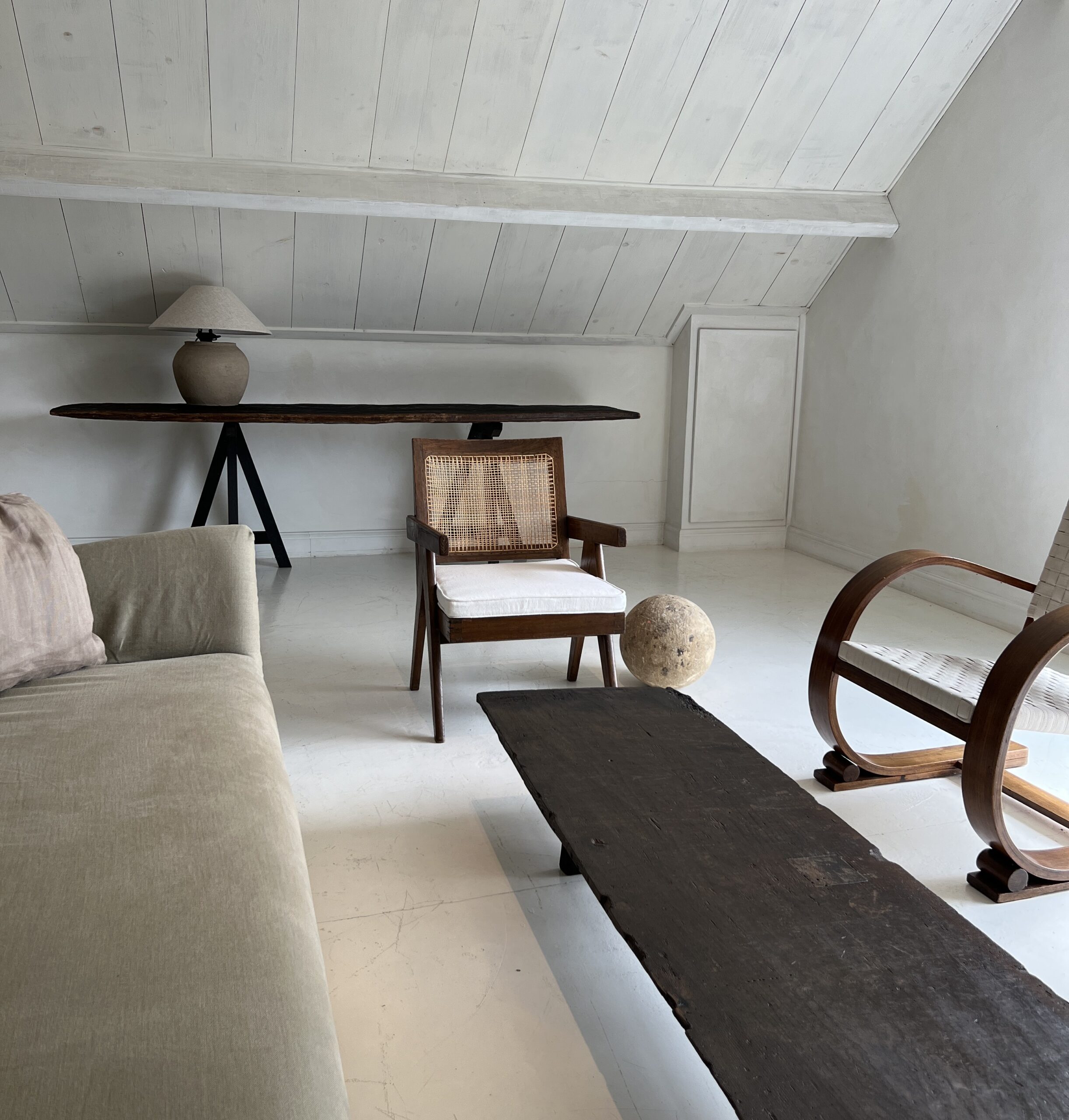 Jeanneret Lounge Easy Chair - Image 3