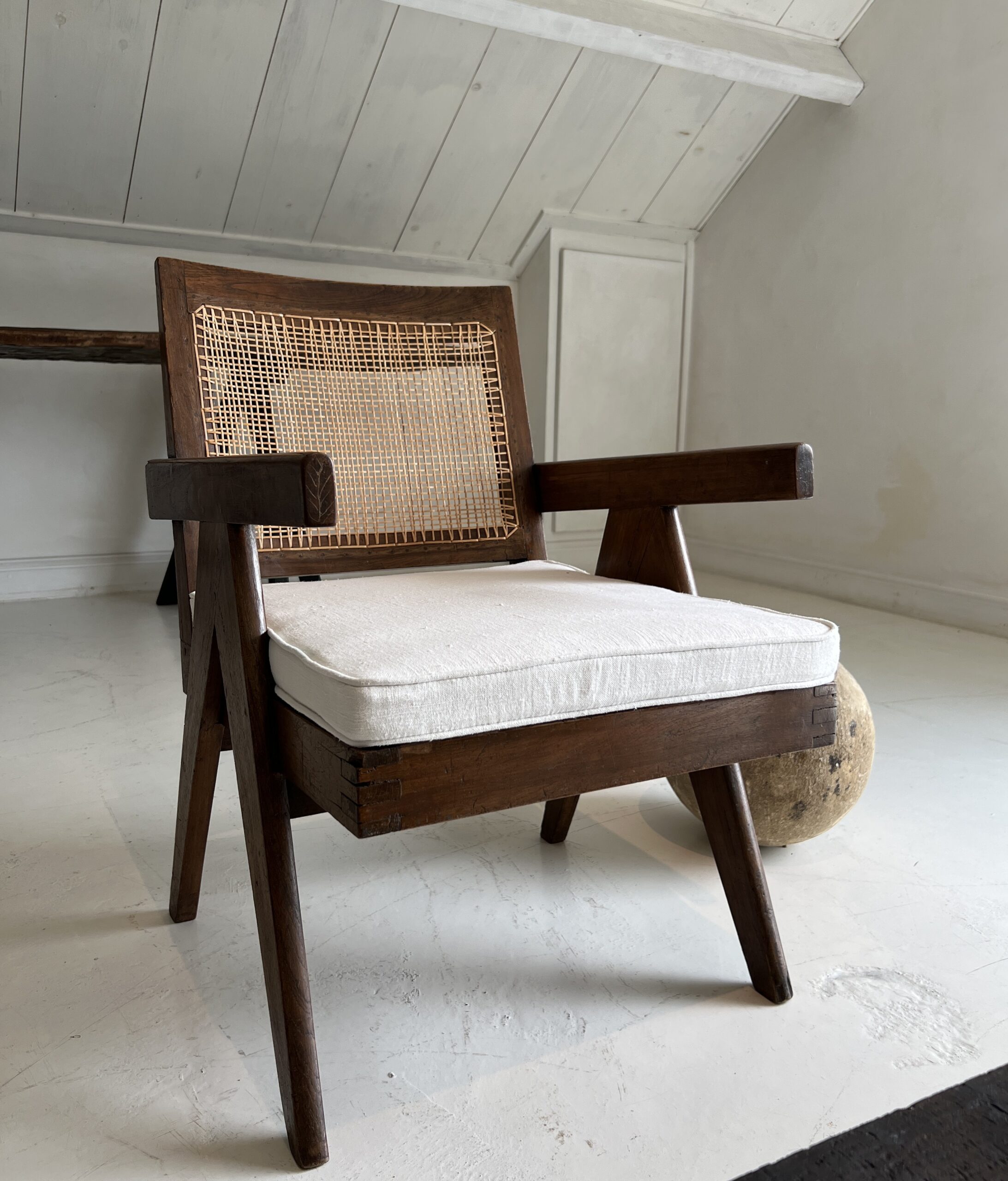 Jeanneret Lounge Easy Chair - Image 4
