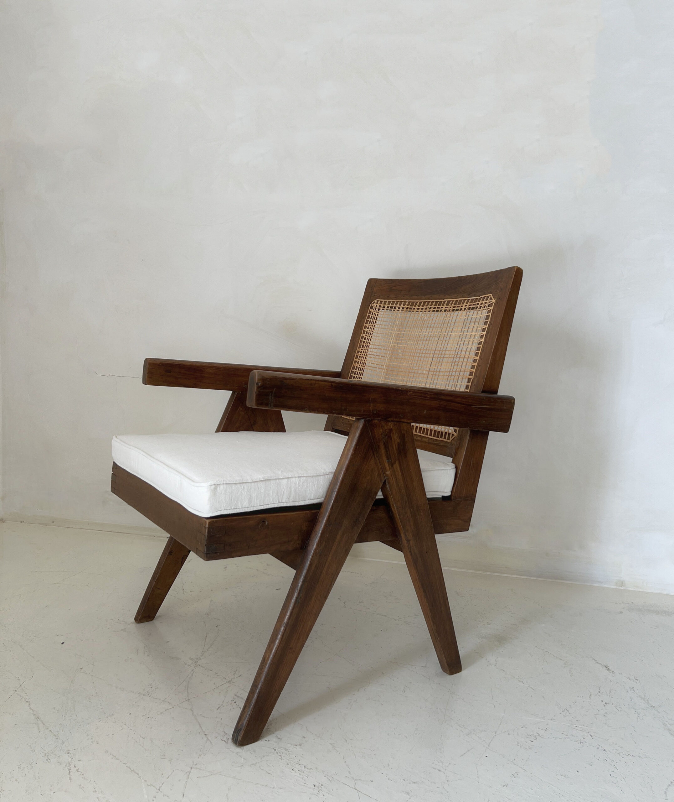 Jeanneret Lounge Easy Chair - Image 5