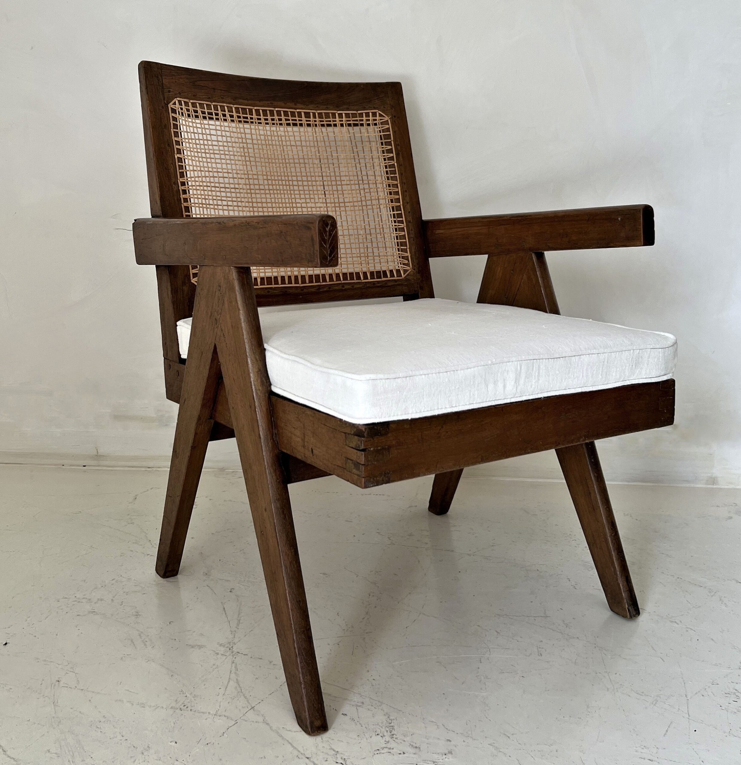 Jeanneret Lounge Easy Chair - Image 2