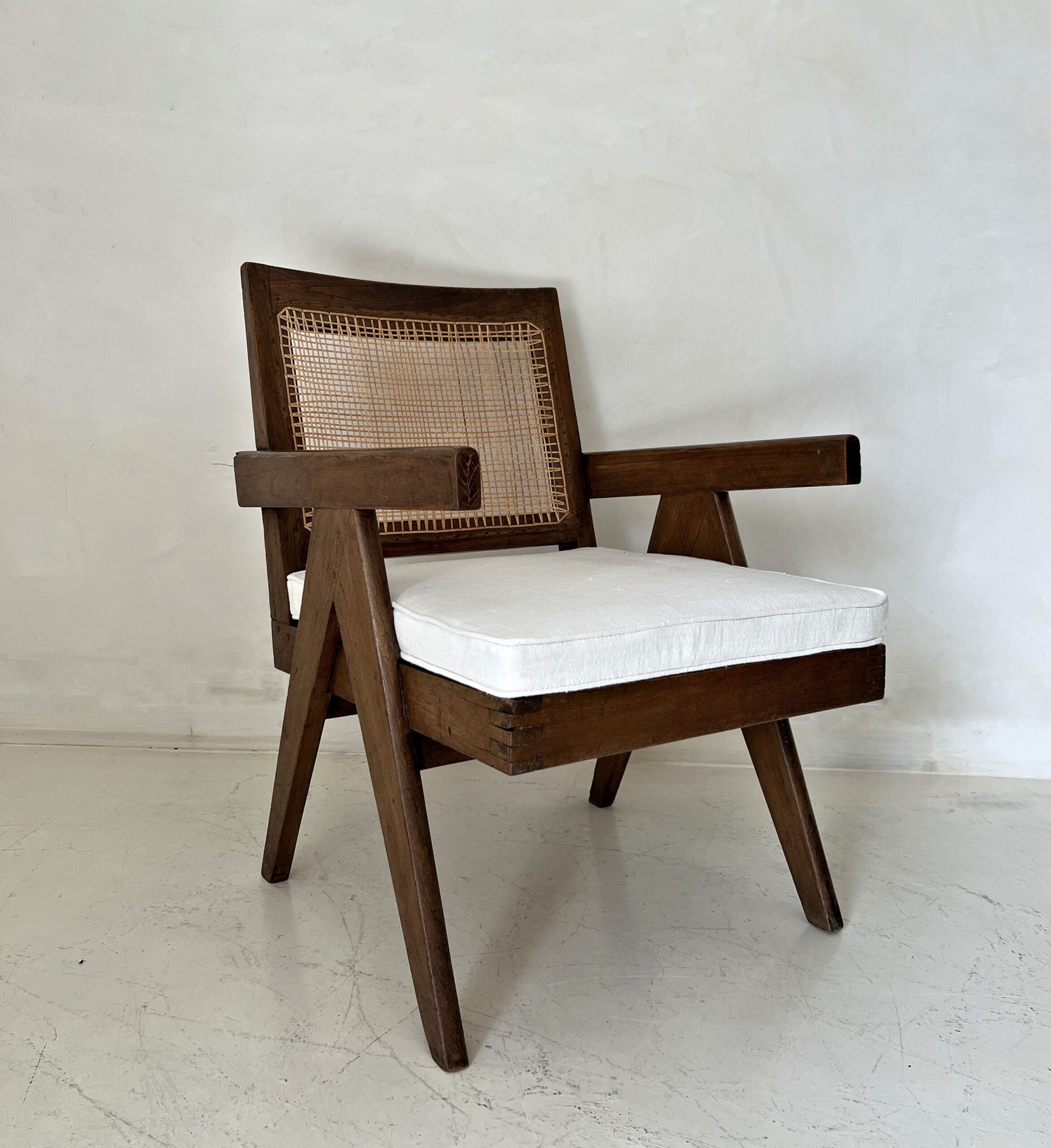 Jeanneret Lounge Easy Chair - Image 7