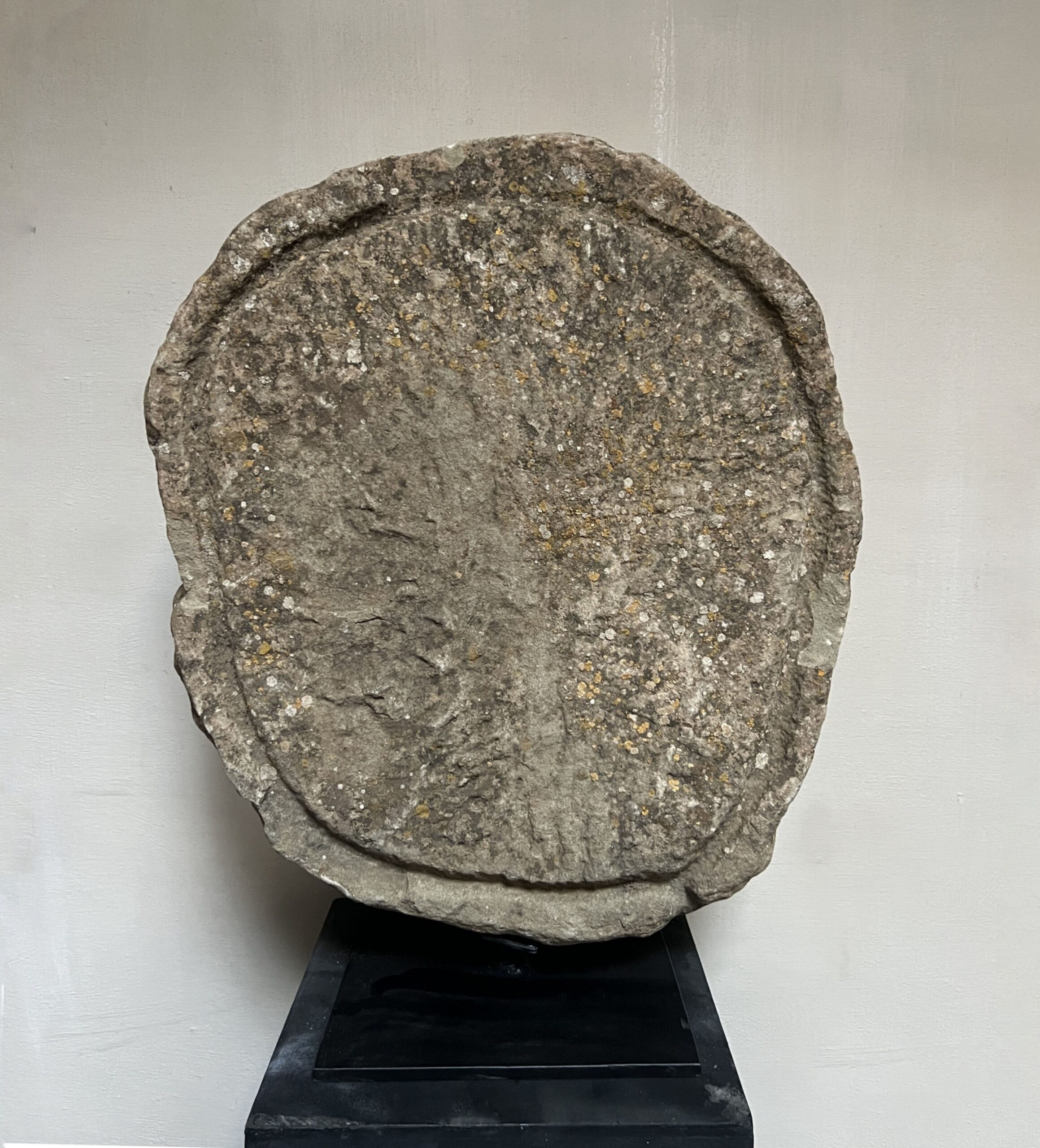 18th century round stone ornament - Image 5